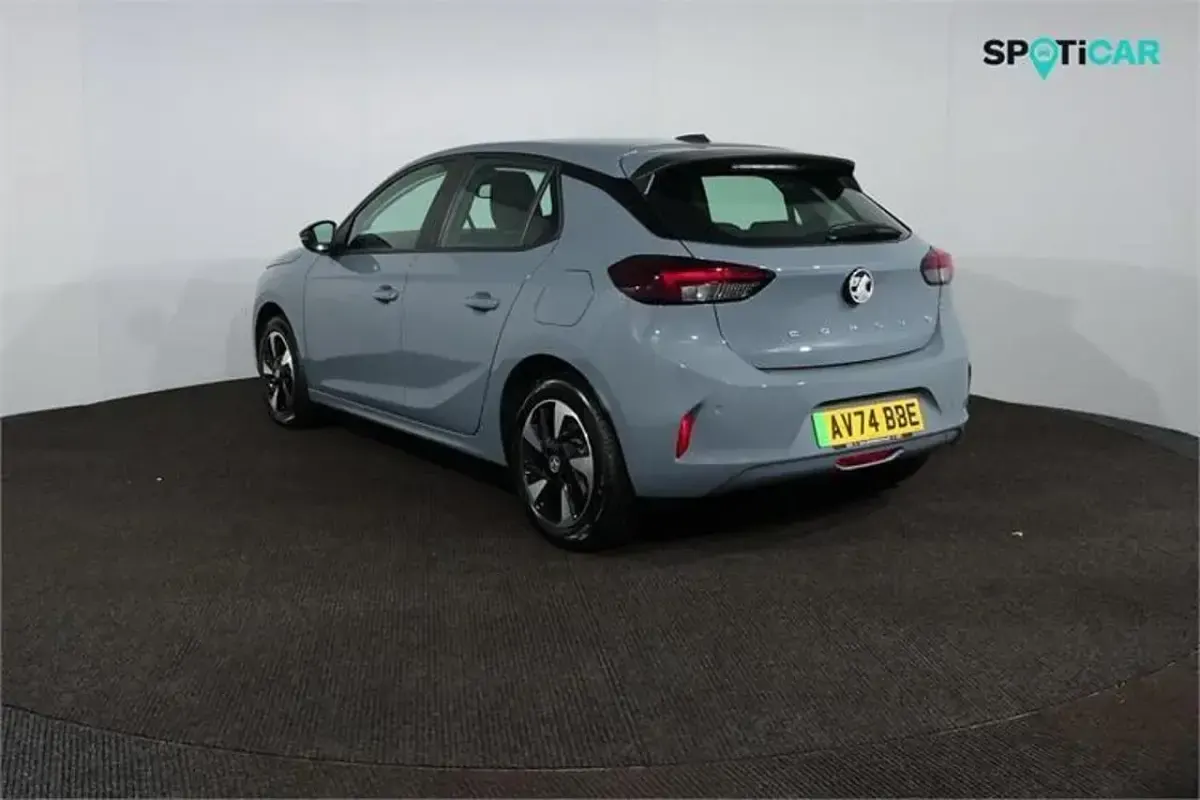 Usado Vauxhall Corsa-e Design Edition 100 kW (136 HP) 2024 Cinzento Citadino