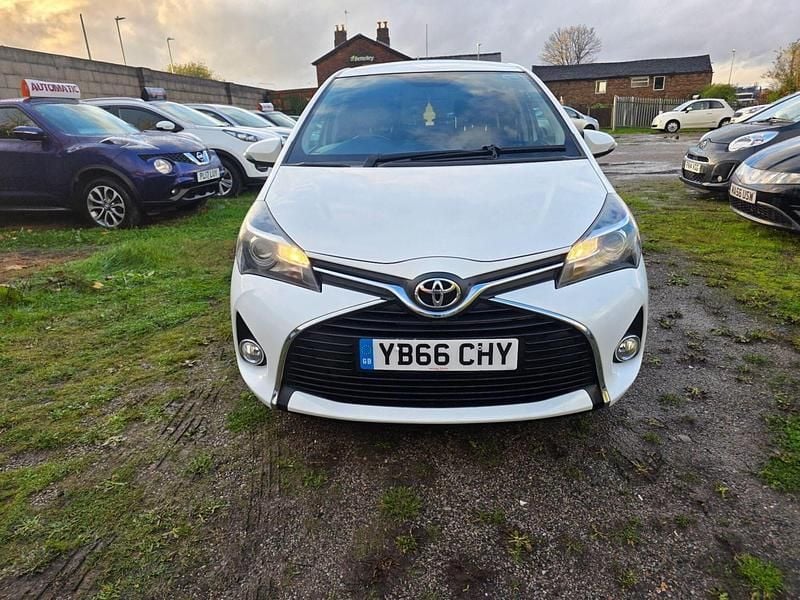 Used Toyota Yaris 2016 White Hatchback