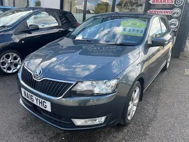 Usado Skoda Rapid SE 115 HP (84 kW) 2016 Cinzento Citadino