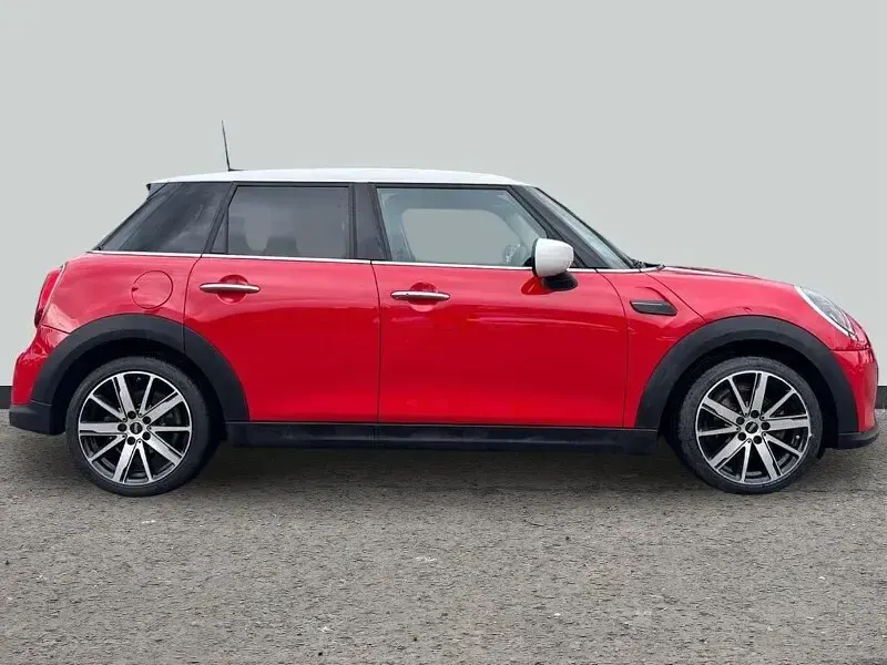 Used Mini Cooper Classic 134 HP (98 kW) 2022 Red Hatchback