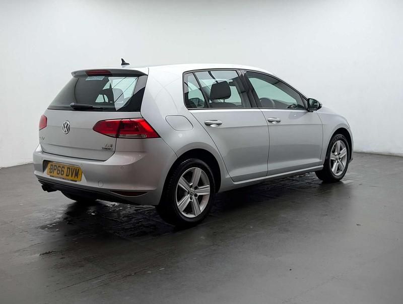 Used VW Golf VII Edition 125 HP (91 kW) 2016 Silver Hatchback