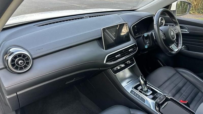 Used MG HS Exclusive 162 HP (119 kW) 2023 White SUV