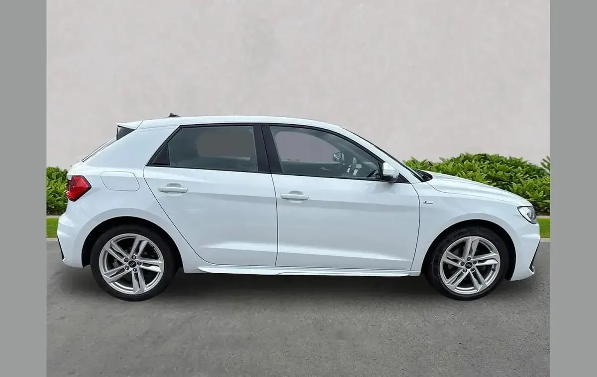 Used Audi A1 S-Line 108 HP (79 kW) 2022 White SUV