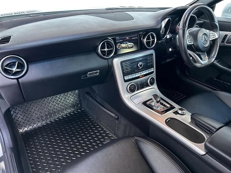 Used Mercedes SLC180 AMG line 156 HP (114 kW) 2019 Silver Cabriolet