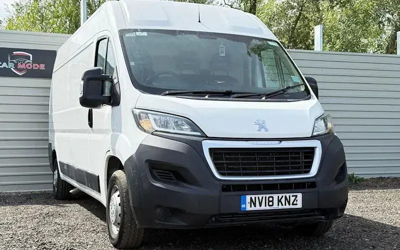 Used Peugeot Boxer 131 HP (96 kW) 2018 White Van