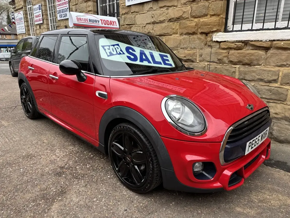 Used Mini Cooper Hatch 136 HP (100 kW) 2015 Red Hatchback