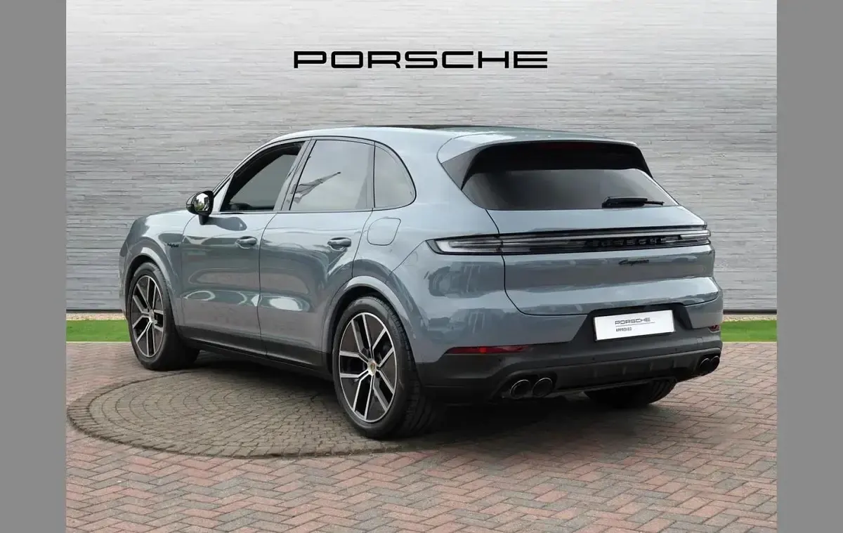 Used Porsche Cayenne 464 HP (341 kW) 2024 Grey SUV