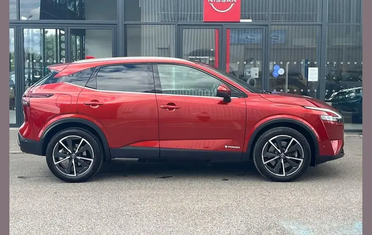 Used Nissan Qashqai Tekna 190 HP (139 kW) 2023 Red SUV