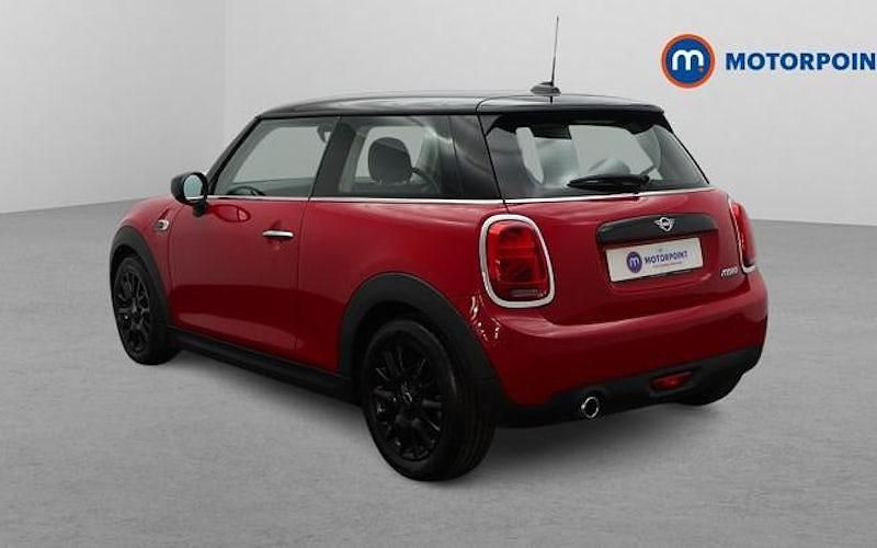 Begagnad Mini Cooper Classic 136 HK (100 kW) 2021 Halvkombi