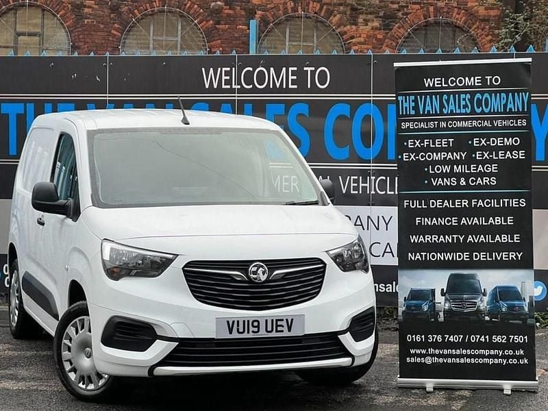 White Used 2019 Vauxhall Combo Sportive MPV | £7,544 (Fair price) - Image 1/4