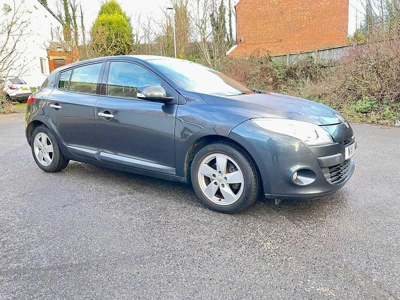 Grey Used 2011 Renault Mégane III Dynamique Hatchback | £1,790 (Super price) - Image 1/4
