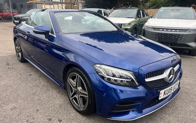 Usado Mercedes C220 AMG line 194 HP (142 kW) 2020 Cabrios