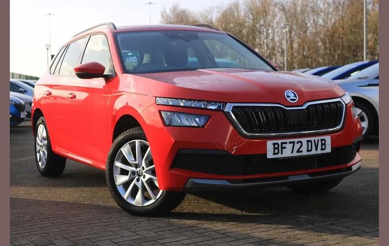 Used Skoda Kamiq SE Drive 147 HP (108 kW) 2022 Velvet red metallic SUV