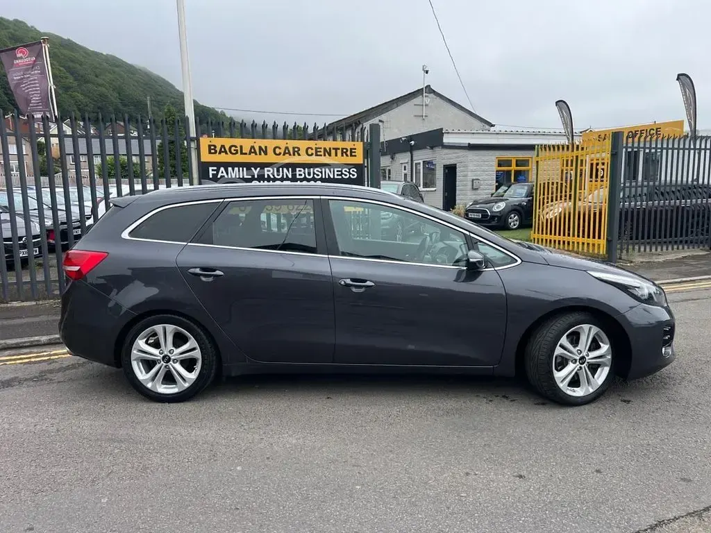Used Kia Ceed Sportswagon GT-Line 134 HP (98 kW) 2018 Silver Estate