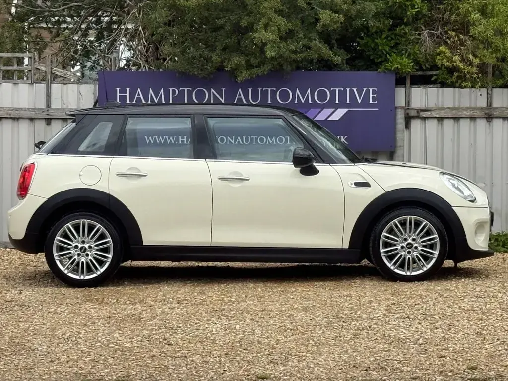 Used Mini Cooper Hatch 136 HP (100 kW) 2016 White Hatchback