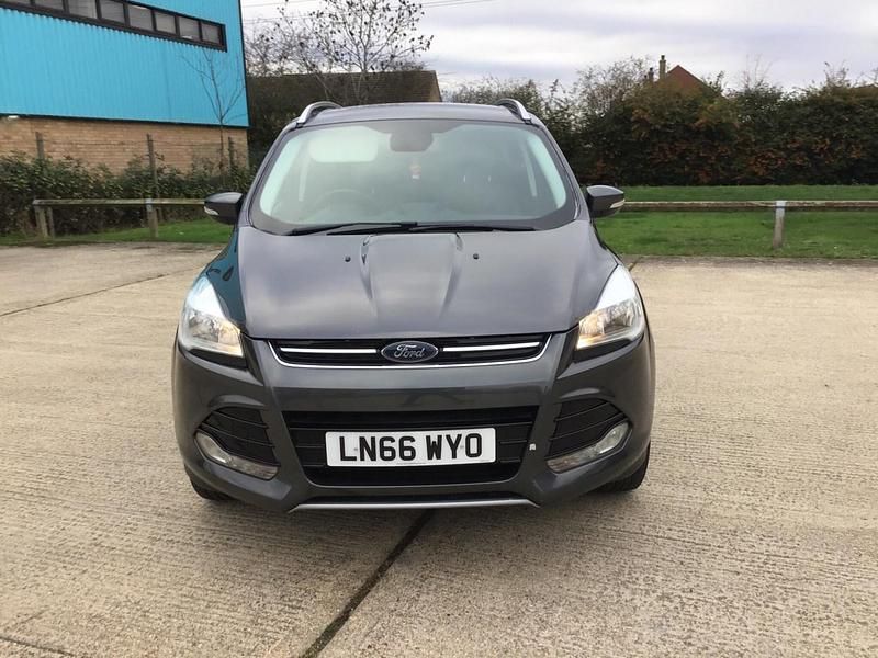 Used Ford Kuga Titanium 150 HP (110 kW) 2016 Grey SUV