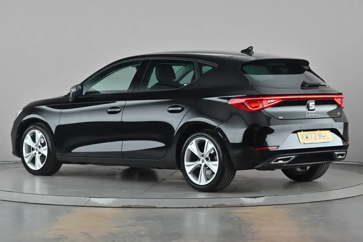 Used Seat Leon FR 110 HP (80 kW) 2022 Black Hatchback