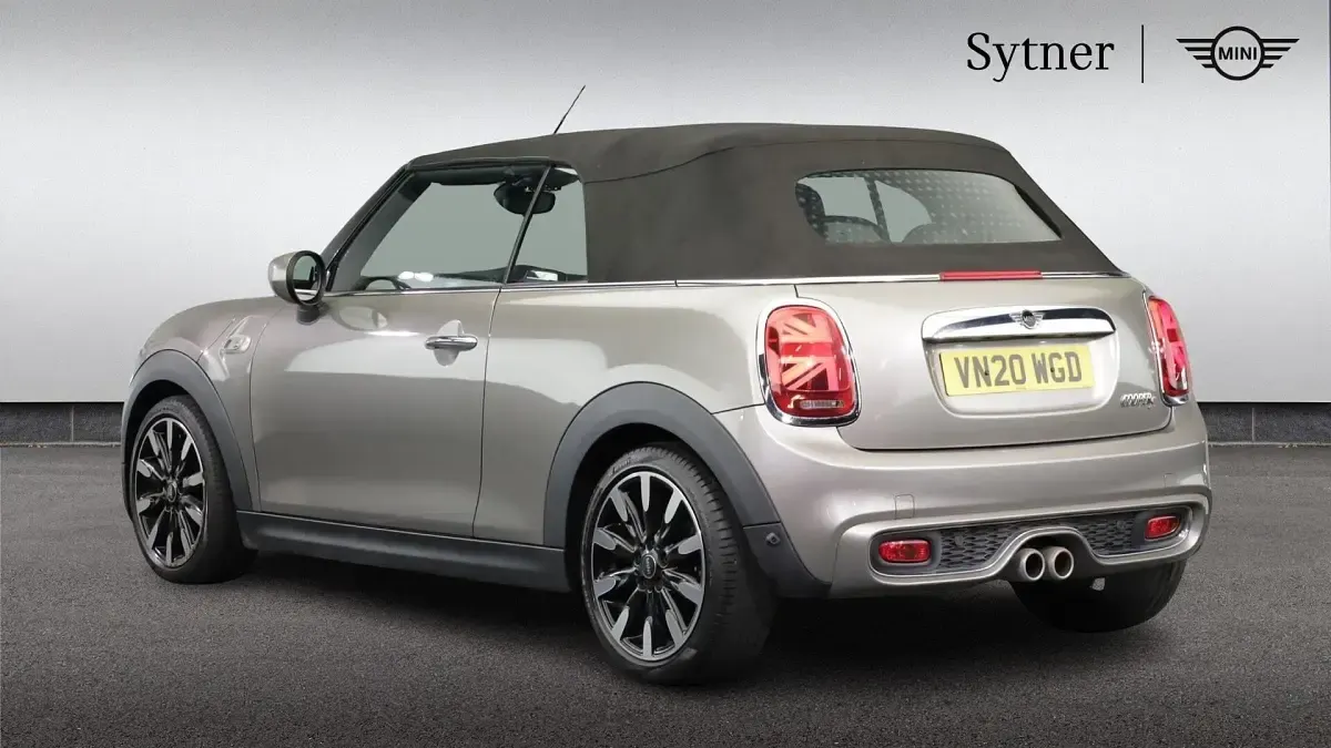 Usado Mini Cooper S Exclusive 192 HP (141 kW) 2020 Prateado Citadino