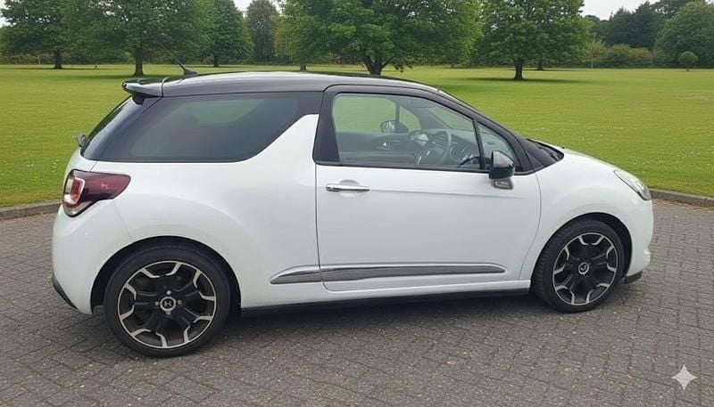Used DS Automobiles DS3 DSport 120 HP (88 kW) 2015 White Hatchback