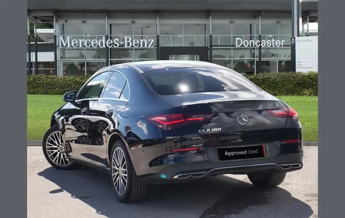 Gebraucht Mercedes CLA180 Executive 134 PS (98 kW) 2024 Schwarz Limousine