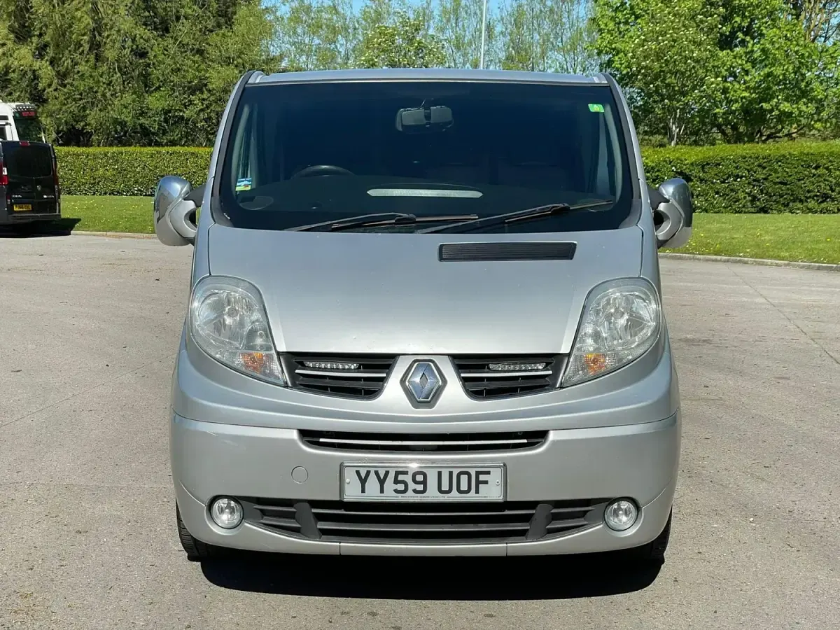 Used Renault Trafic 150 HP (110 kW) 2010 Silver MPV