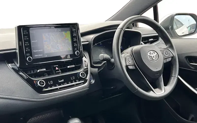 Used Toyota Corolla Design 122 HP (89 kW) 2022 Hatchback