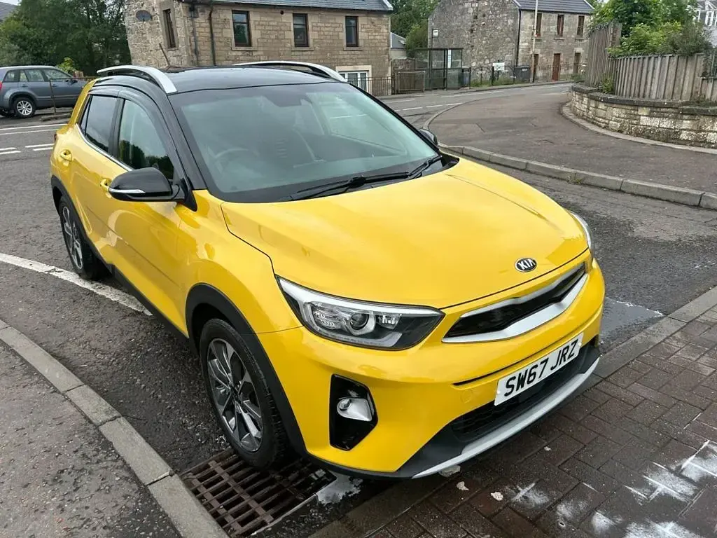Used Kia Stonic First Edition 118 HP (86 kW) 2017 Yellow SUV