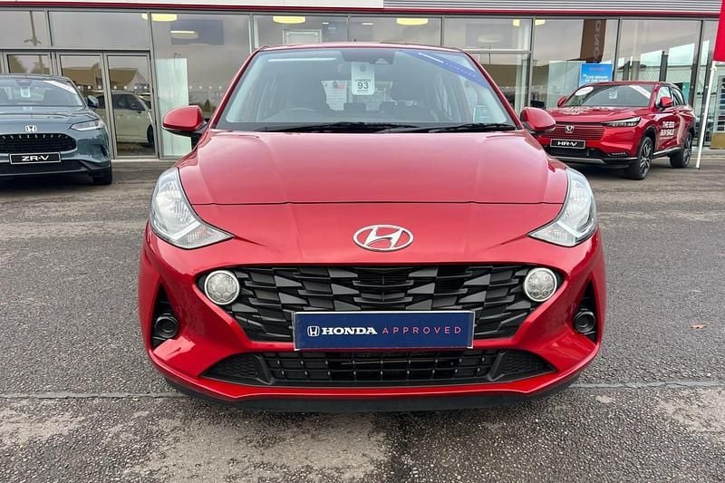 Used Hyundai i10 SE 67 HP (49 kW) 2022 Red Hatchback