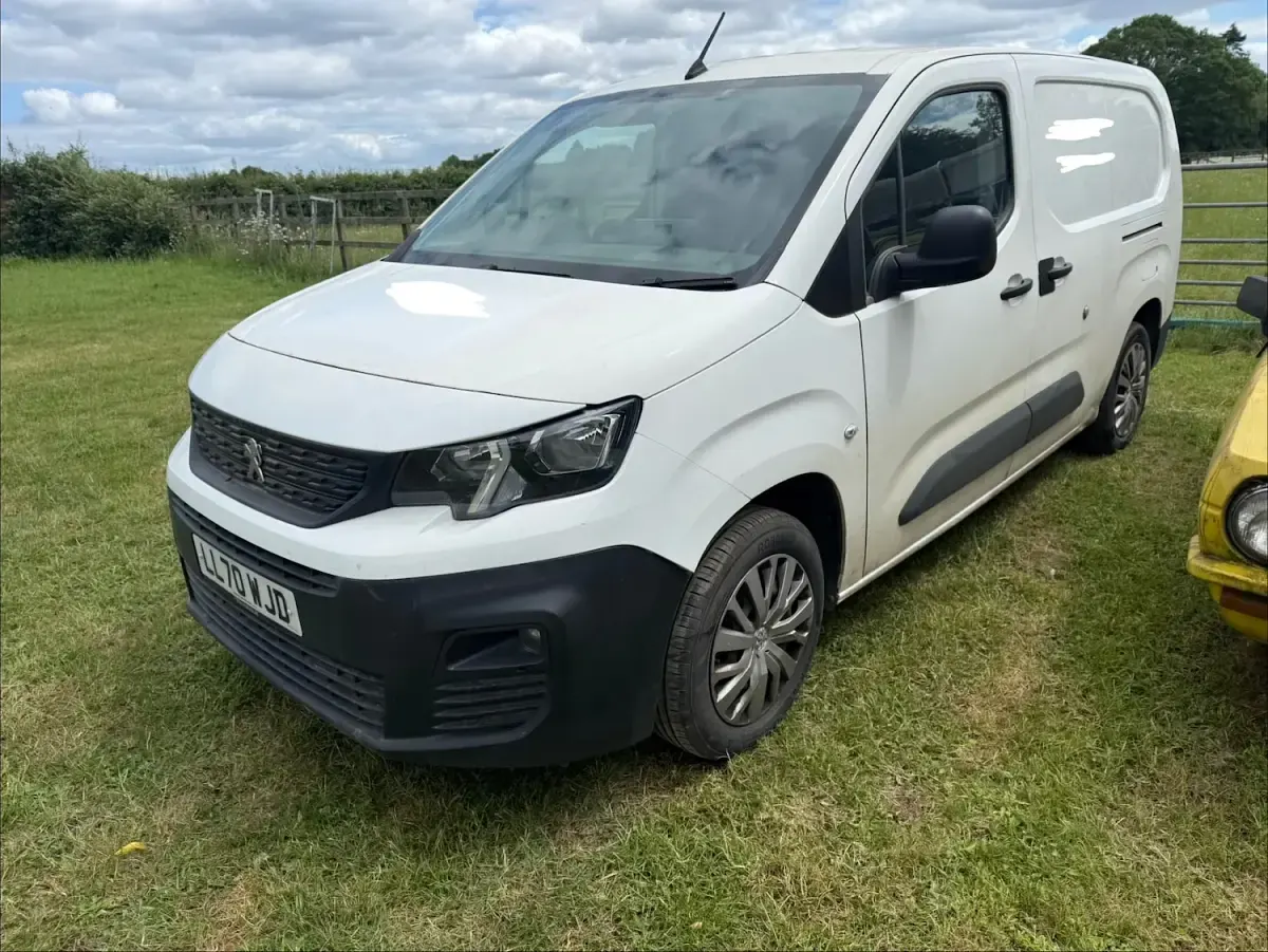 Used Peugeot Partner 131 HP (96 kW) 2020 White MPV