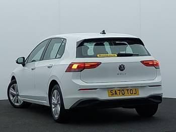 Second-hand VW Golf VIII Life 130 CP (95 kW) 2020 Alb Hatchback