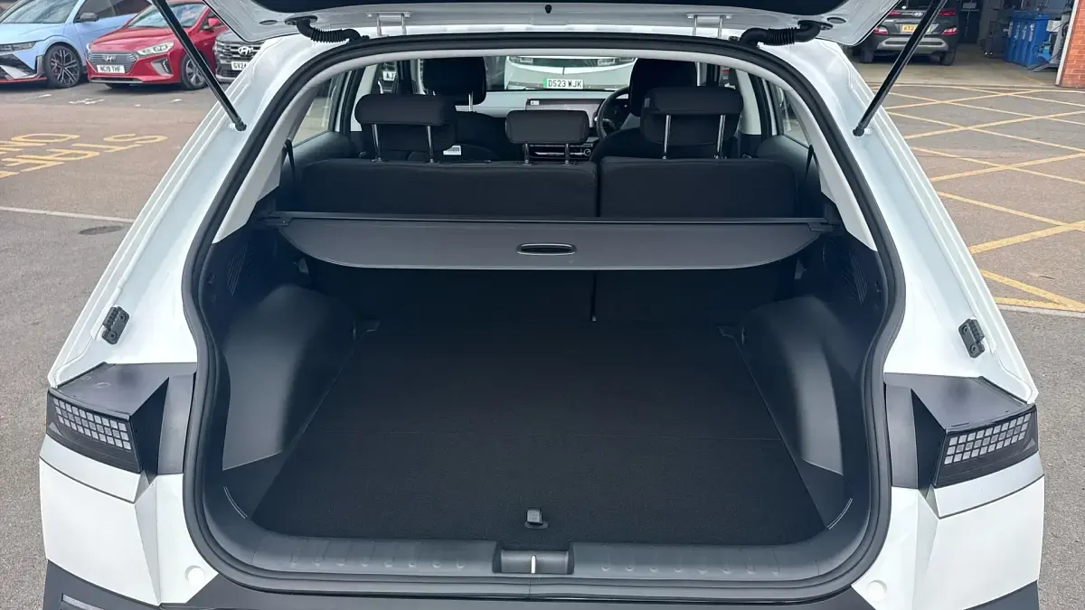 New Hyundai Ioniq Advanced 125 kW (170 HP) 2026 Special solid  atlas white Hatchback
