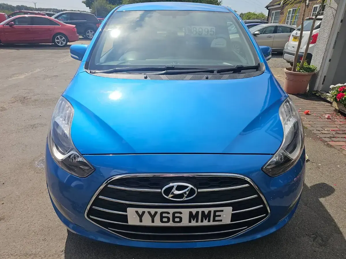 Used Hyundai ix20 SE 125 HP (91 kW) 2016 Blue Hatchback