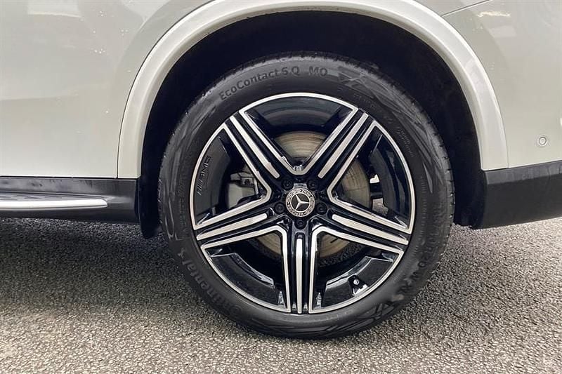 Used Mercedes GLC300e AMG Line Premium 313 HP (230 kW) 2025 Polar white Estate