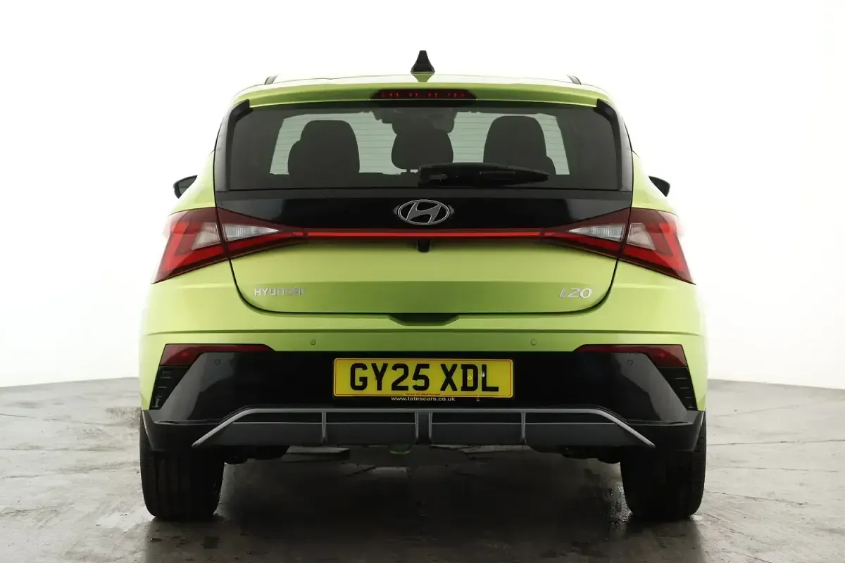 Used Hyundai i20 Ultimate 90 HP (66 kW) 2025 Green Hatchback