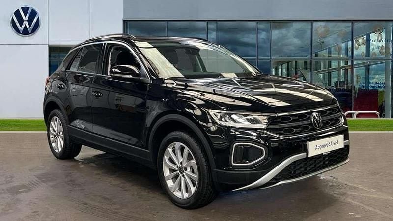 Deep black pearl New 2025 VW T-Roc Life SUV | £29,455 (Fair price) - Image 1/4