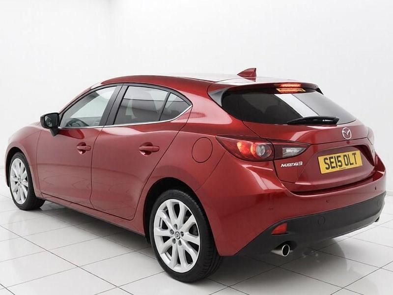 Used Mazda 3 Inclusive 121 HP (88 kW) 2015 Red Hatchback
