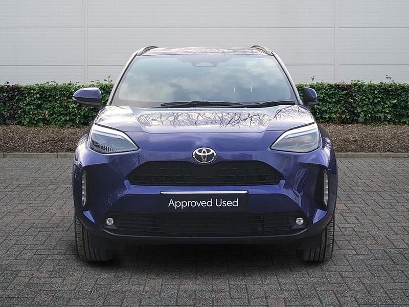 Used Toyota Yaris Hybrid Design 2024 Blue Hatchback