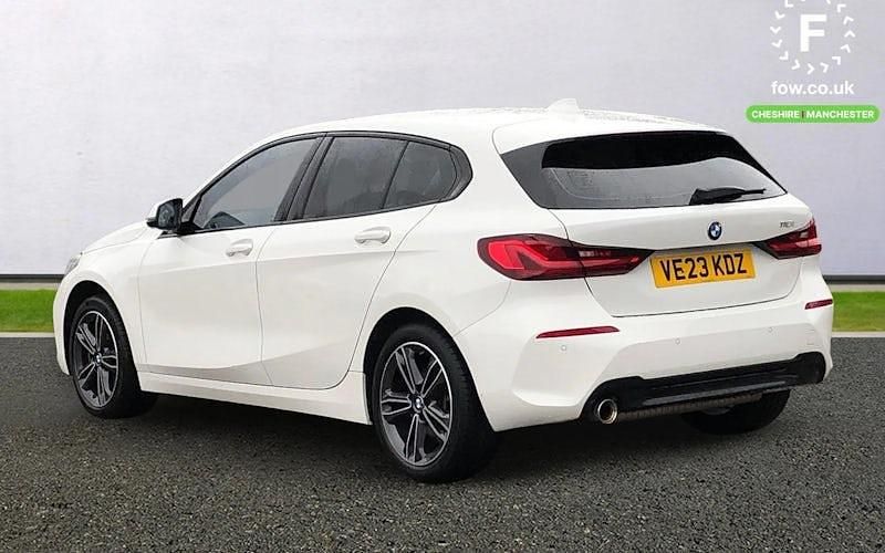 Used BMW 118 Sport Line 136 HP (100 kW) 2023 White Hatchback