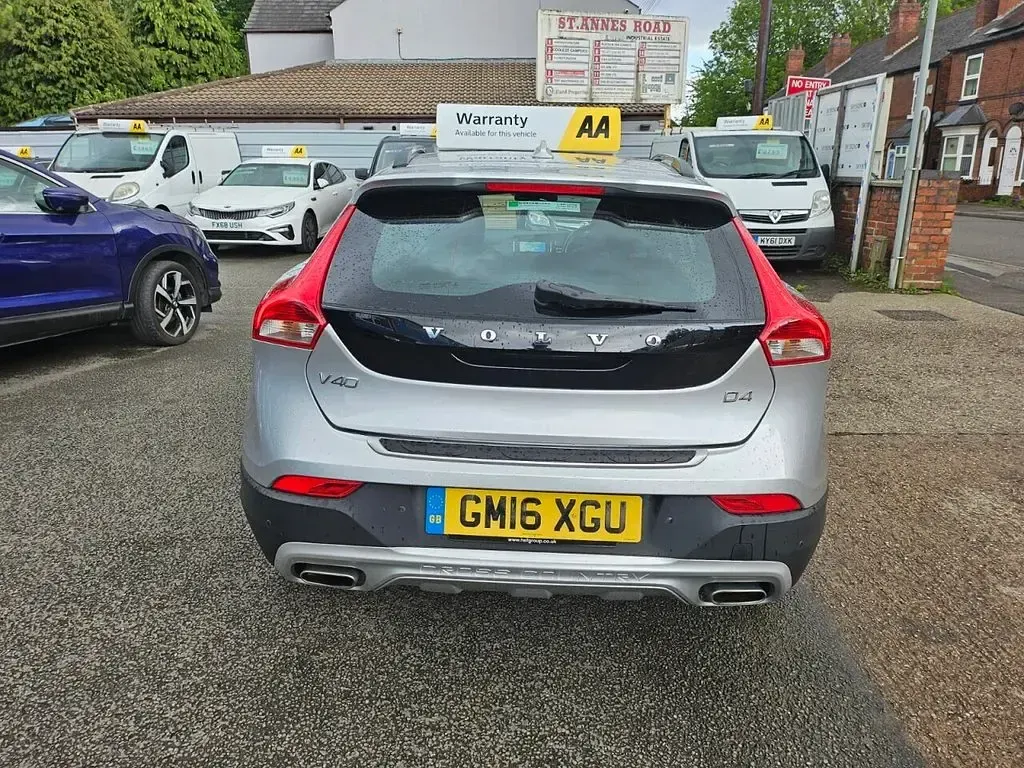 Used Volvo V40 Plus 190 HP (139 kW) 2016 Silver Hatchback