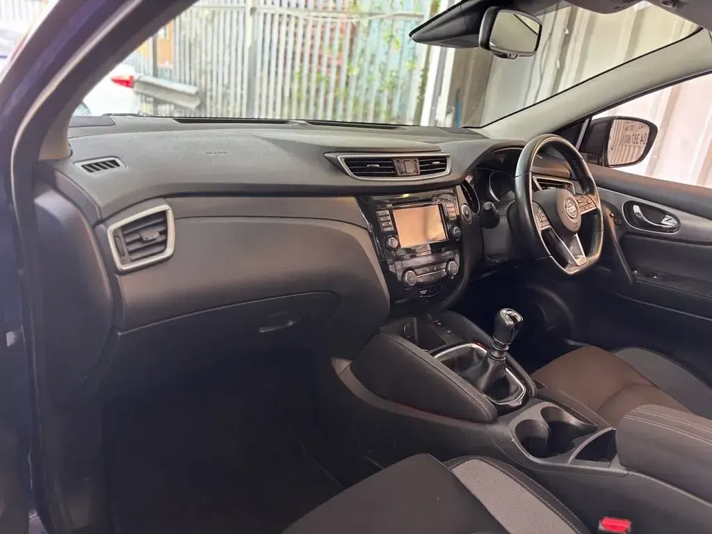 Used Nissan Qashqai N-Connecta 115 HP (84 kW) 2017 Blue SUV