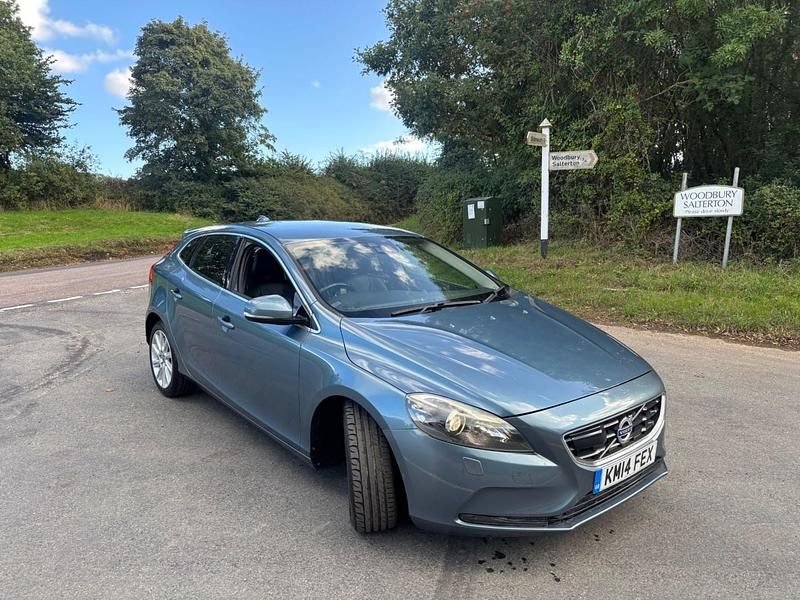 Blue Used 2014 Volvo V40 SE Lux Estate | £7,295 (Fair price) - Image 1/4