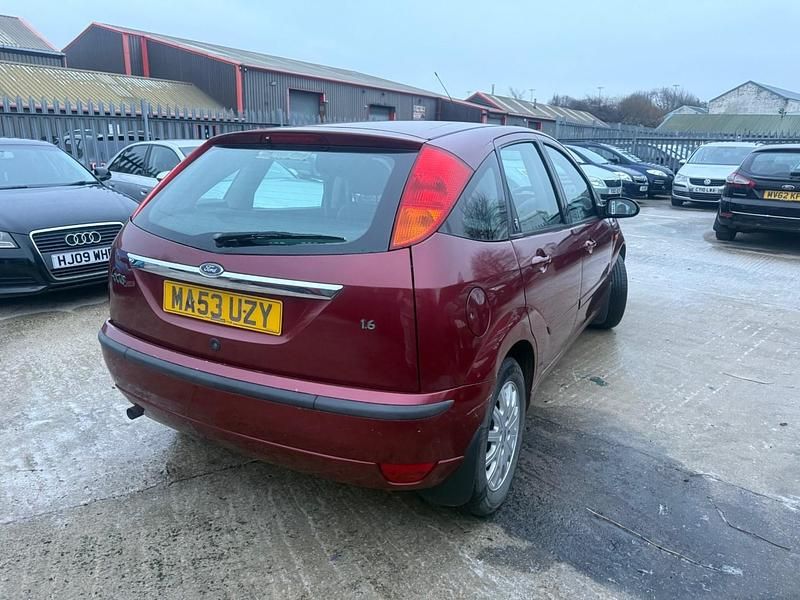 Used Ford Focus Ghia 2003 Red Hatchback