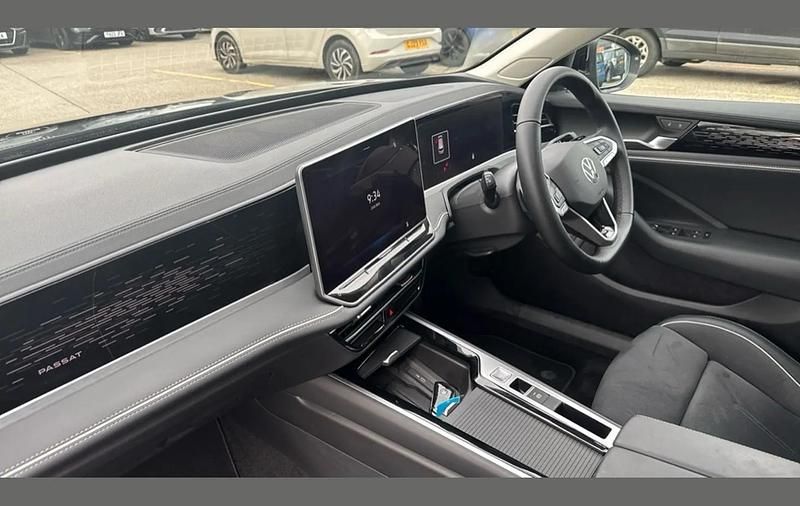 Used VW Passat Elegance 200 HP (147 kW) 2025 Black Estate