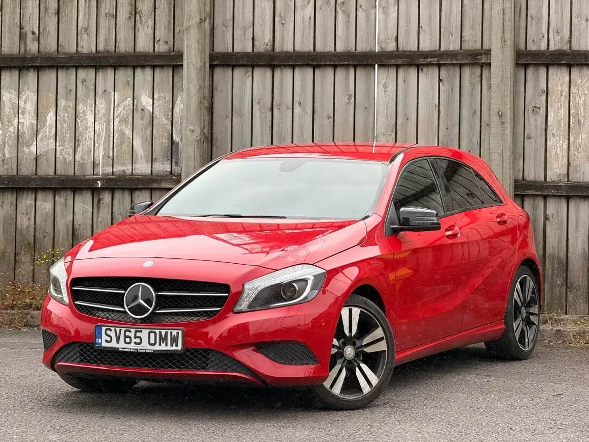 Used Mercedes A180 109 HP (80 kW) 2015 Red Hatchback