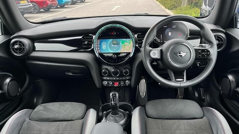 Used Mini Cooper Hatch 136 HP (100 kW) 2024 Silver Hatchback