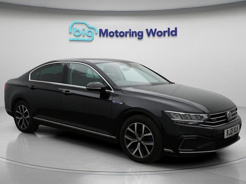 Black Used 2021 VW Passat GTE Sedan | £16,000 (Fair price) - Image 1/4