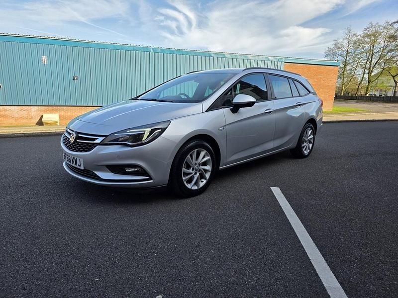 Used Vauxhall Astra 2018 Silver Estate