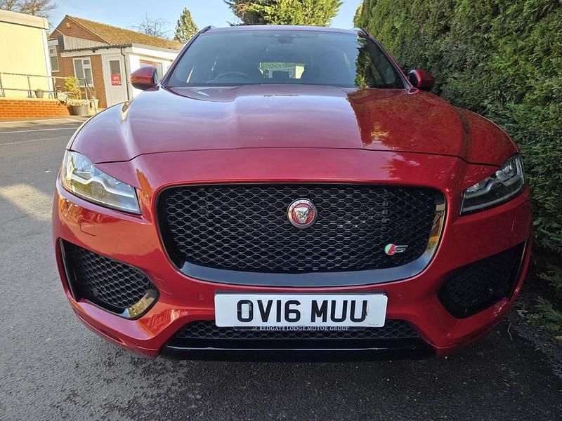 Begagnad Jaguar F-Pace S 300 HK (220 kW) 2016 Röd SUV