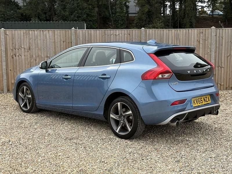 Used Volvo V40 R-Design 152 HP (111 kW) 2015 Blue Estate