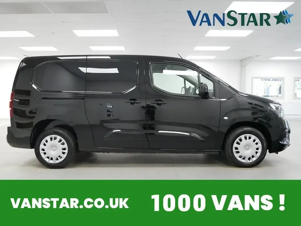 Used Vauxhall Combo Edition 100 HP (73 kW) 2023 Black MPV